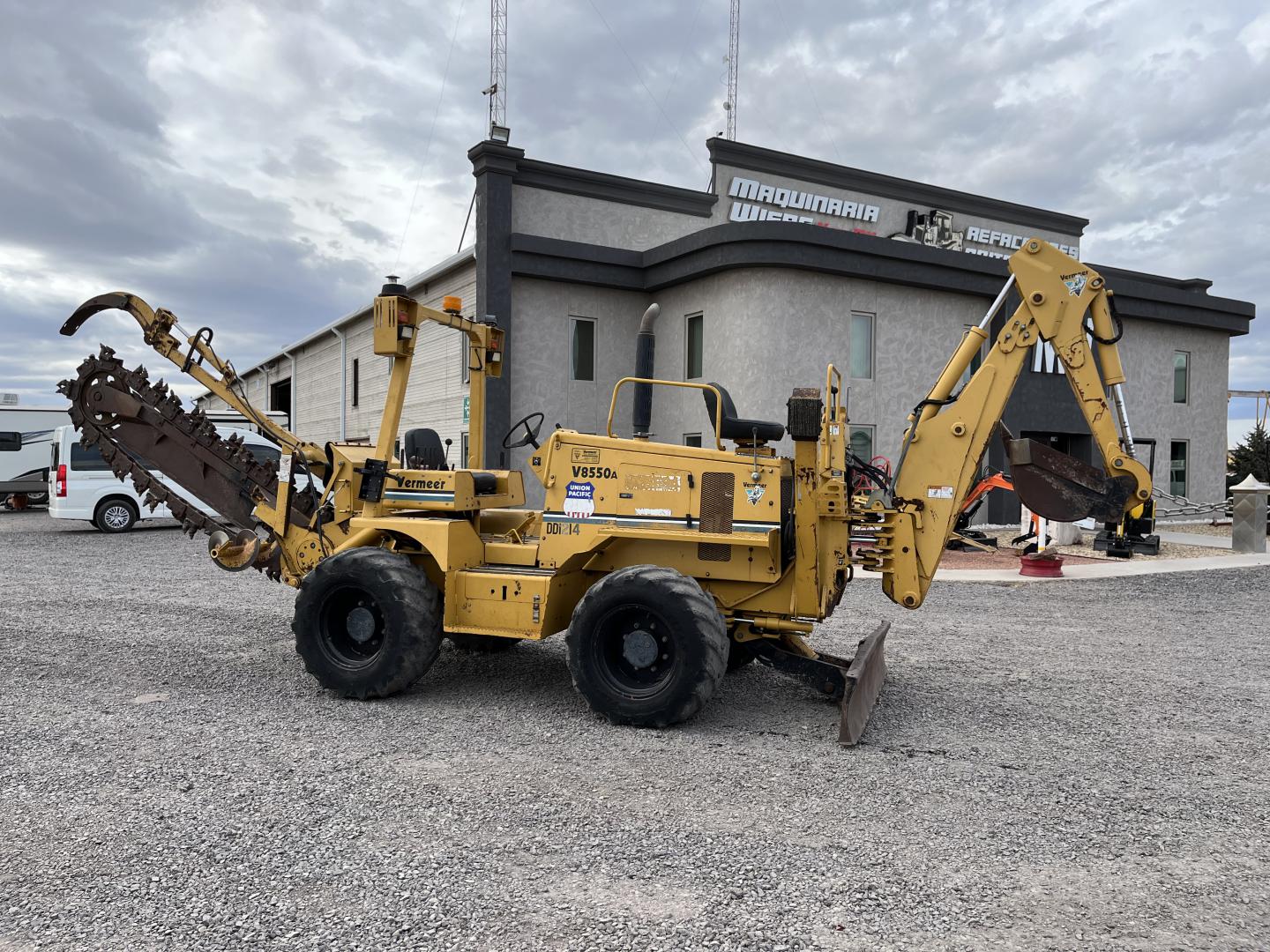 ./imagenes/INVOICE/2019/16809/ZANJADORA VERMEER V8550A (1).JPG